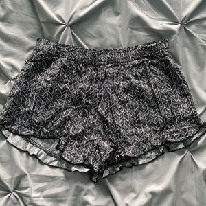 Melrose and Market Black & White Ruffle Shorts